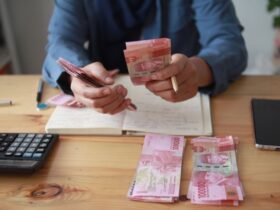 Perhitungan THR Menurut UU Cipta Kerja_ Panduan Lengkap untuk Pekerja dan Pengusaha