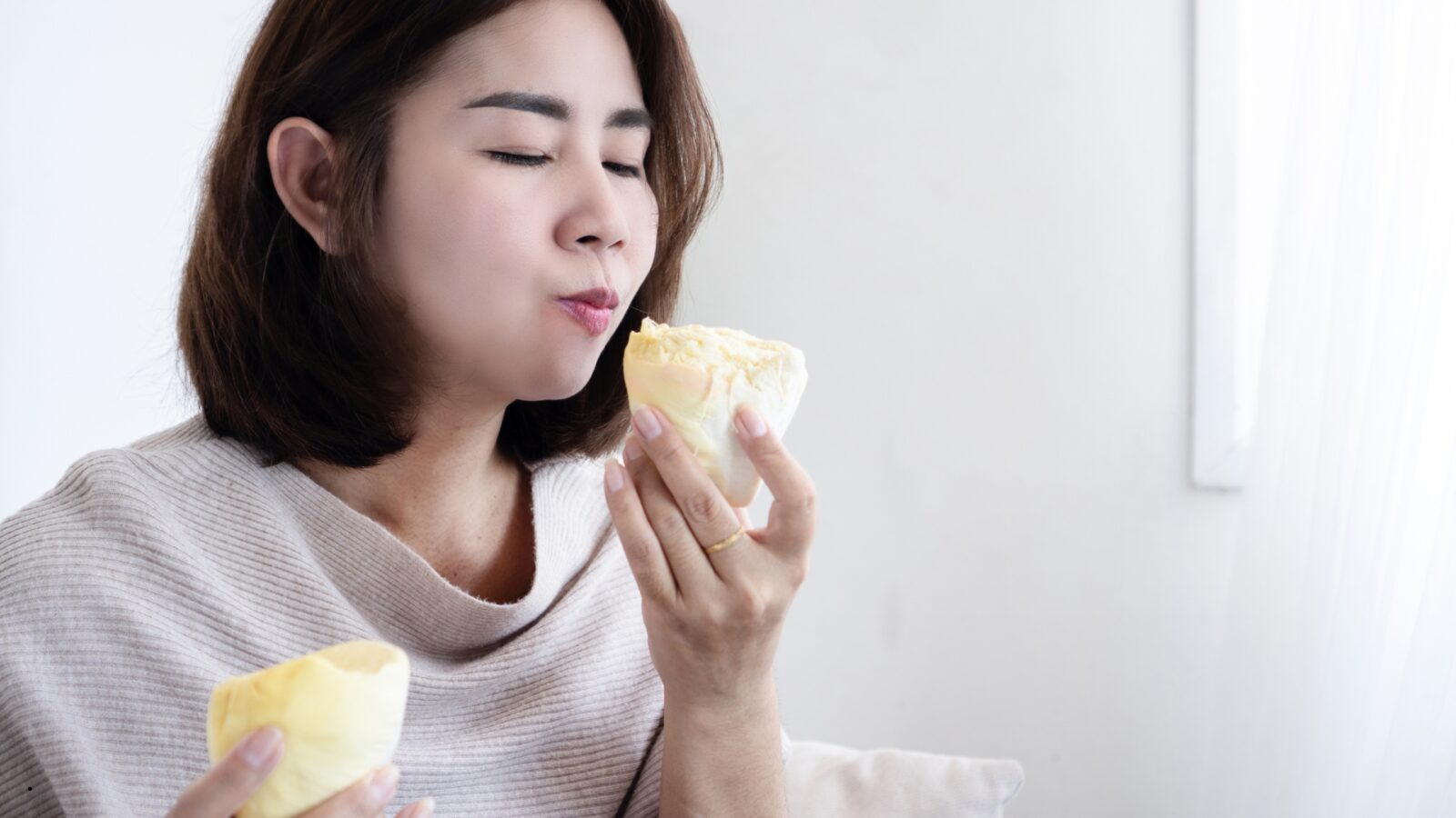 Mimpi Makan Durian: Arti, Makna, dan Tafsir yang Perlu Anda Ketahui