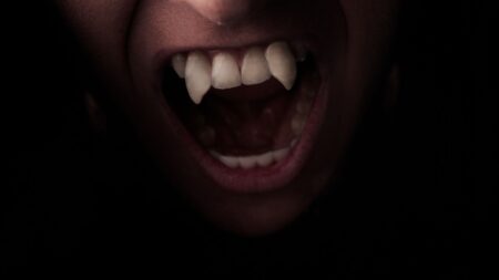 Vampir: Mitos, Sejarah, dan Fakta di Balik Legenda Makhluk Penghisap Darah