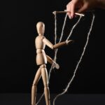 Manipulated Adalah: Arti, Contoh, dan Dampaknya dalam Kehidupan Digital