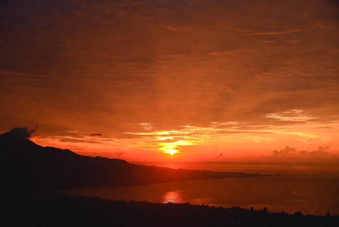 Sunset Spot Terbaik di Indonesia untuk Menikmati Pemandangan Senja